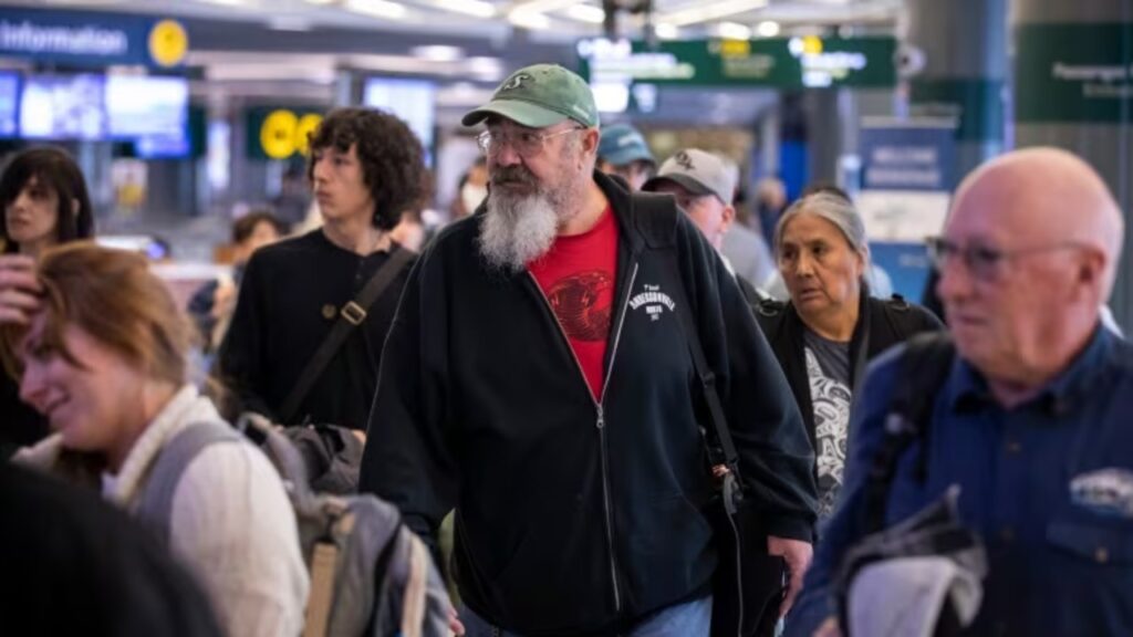 Yellowknife evacuees turned away from full flights